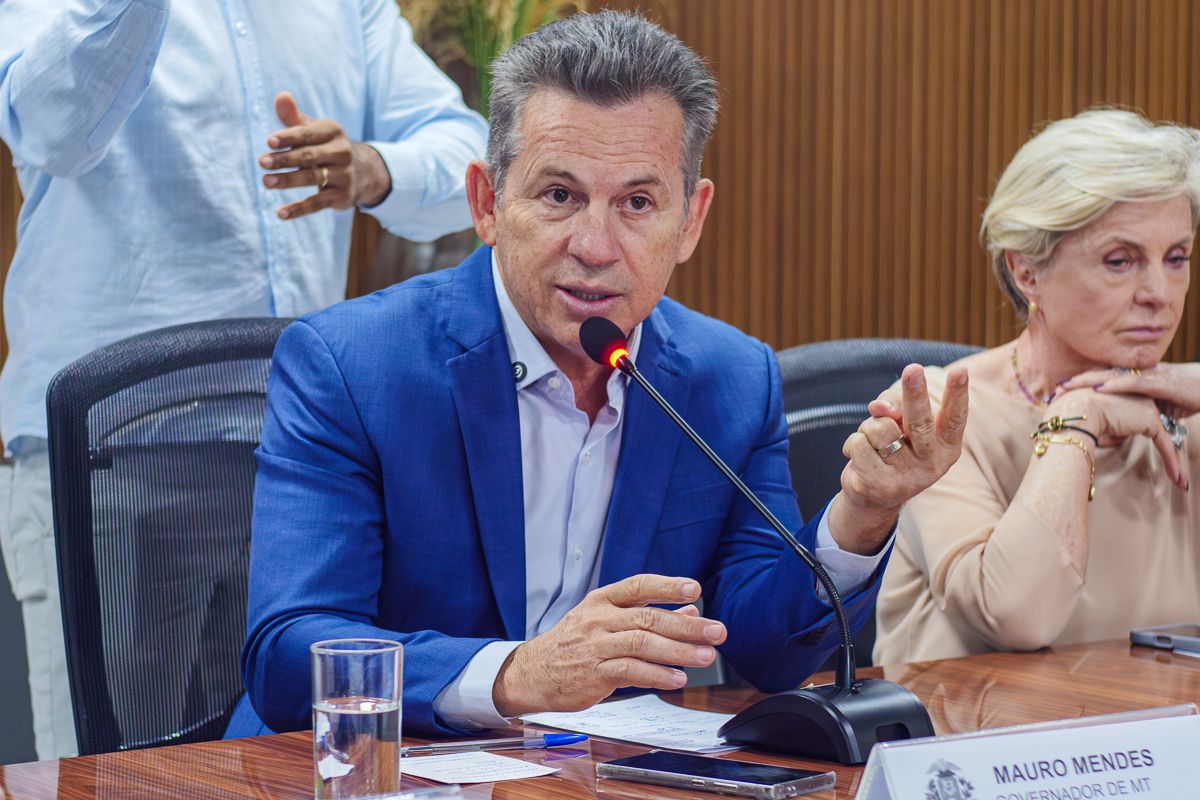 Mendes defende taxar "super-ricos", mas cobra retorno ao País