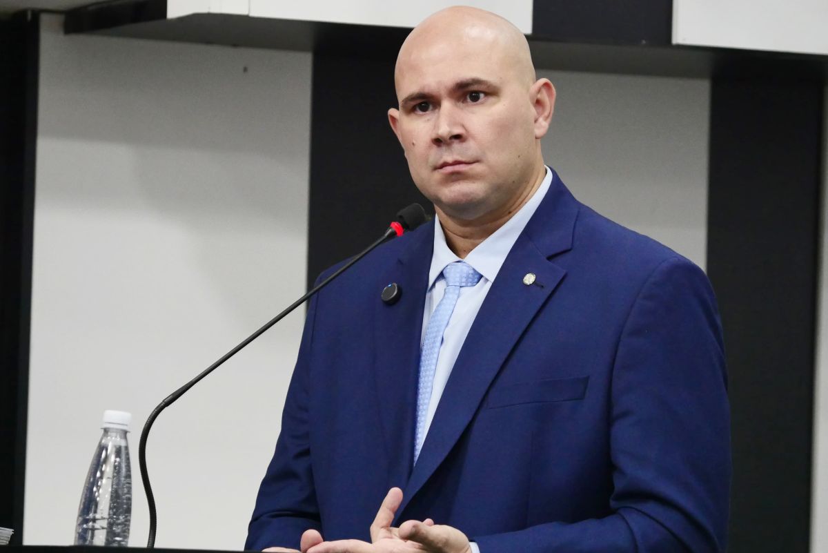Abilio admite desgaste com projeto, mas cita prejuízo aos cofres