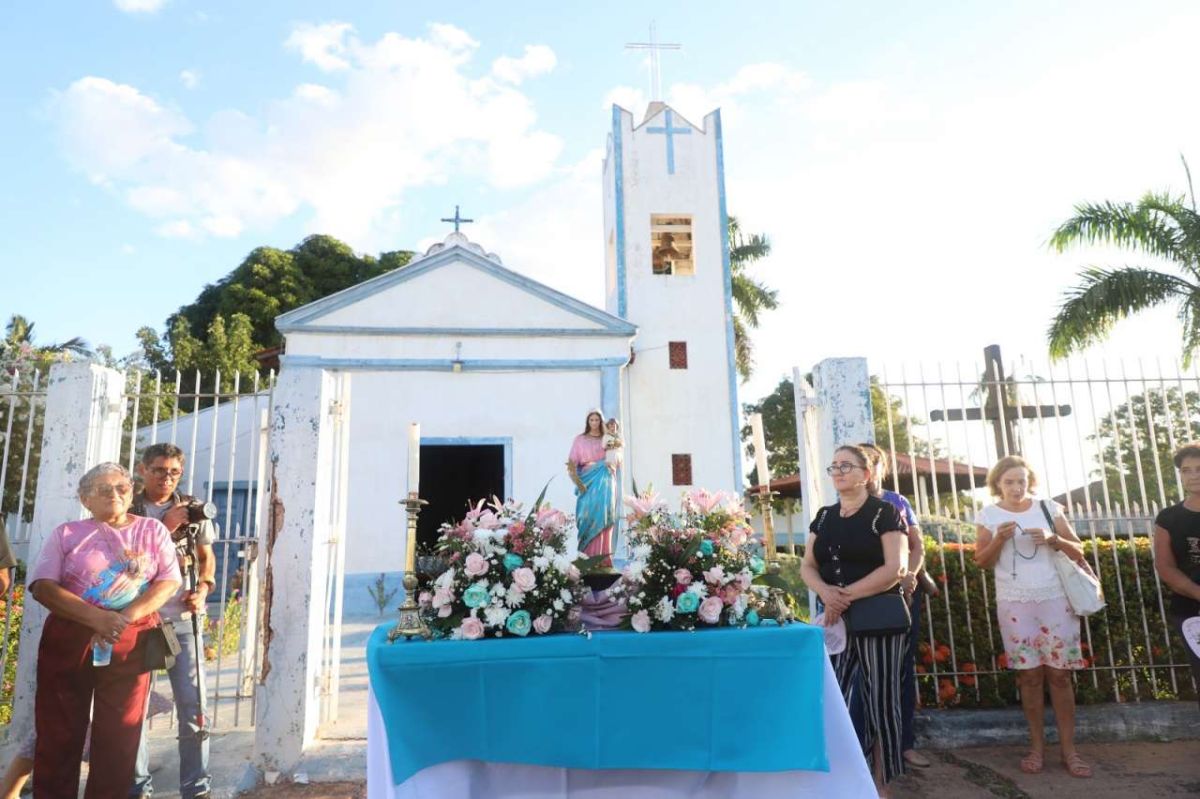 Prefeitura notifica empresa por atraso nas obras de Igreja