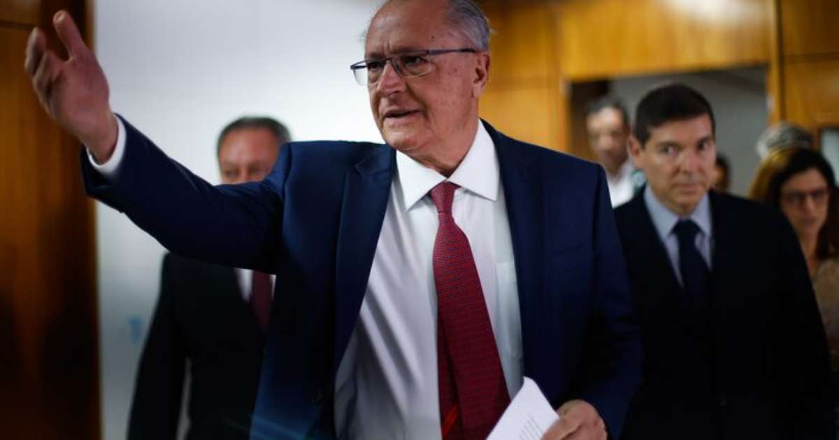 Alckmin defende Pix e diz que governo quer 'negociação urgente' sobre tarifas de Trump ao Brasil