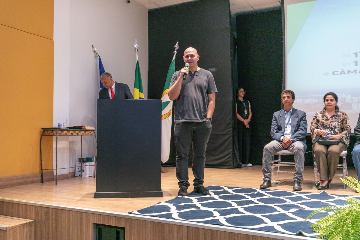 Prefeito destaca regularização fundiária em palestra na Conferência das Cidades