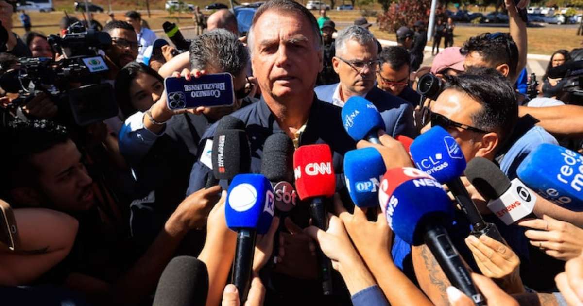 Defesa diz que Bolsonaro é punido por 'atos praticados por terceiros'