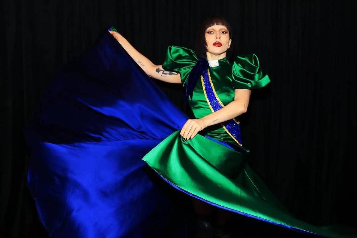 Artista plástica achou que Gaga tinha comprado seus quadros