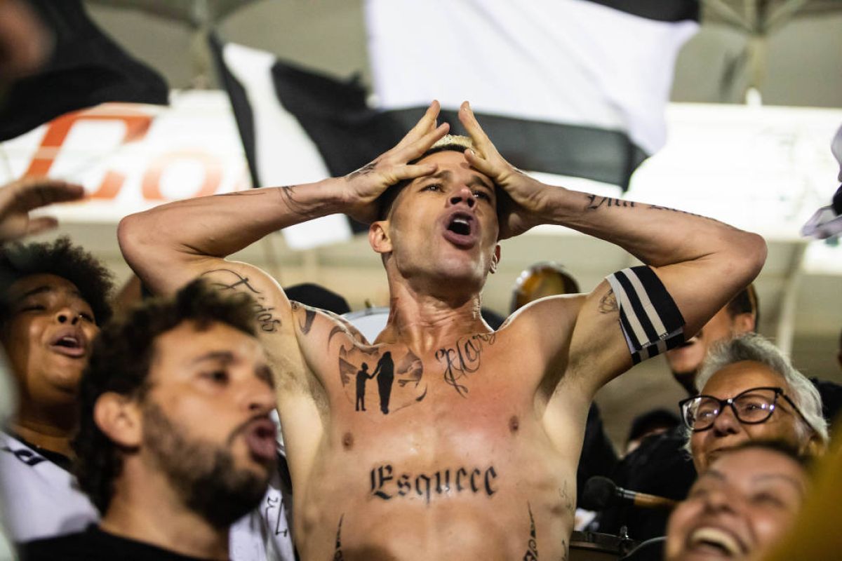 Ator diz em quem se inspirou para papel de jogador mulherengo