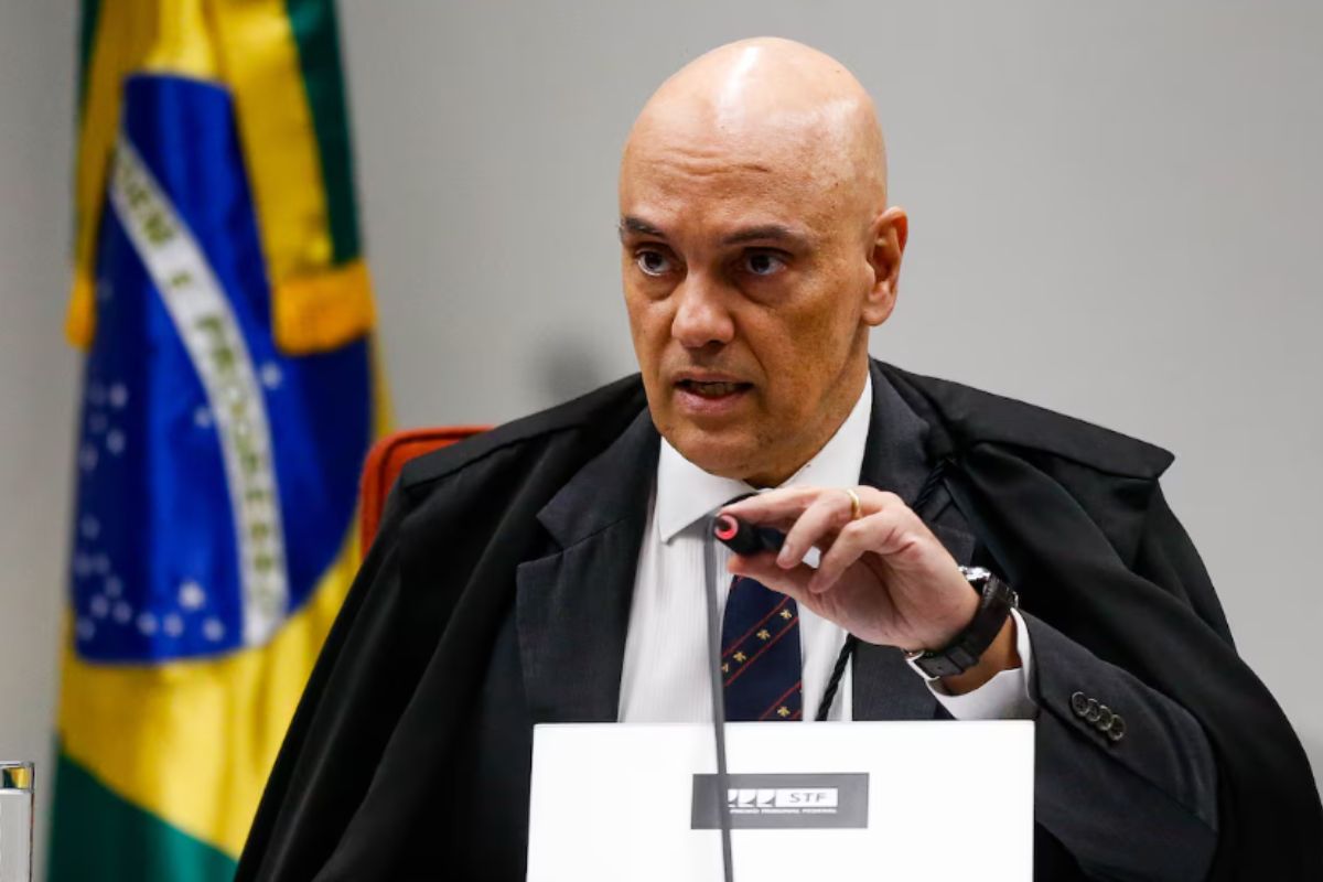Moraes decide contra Congresso e mantém decreto de Lula sobre IOF