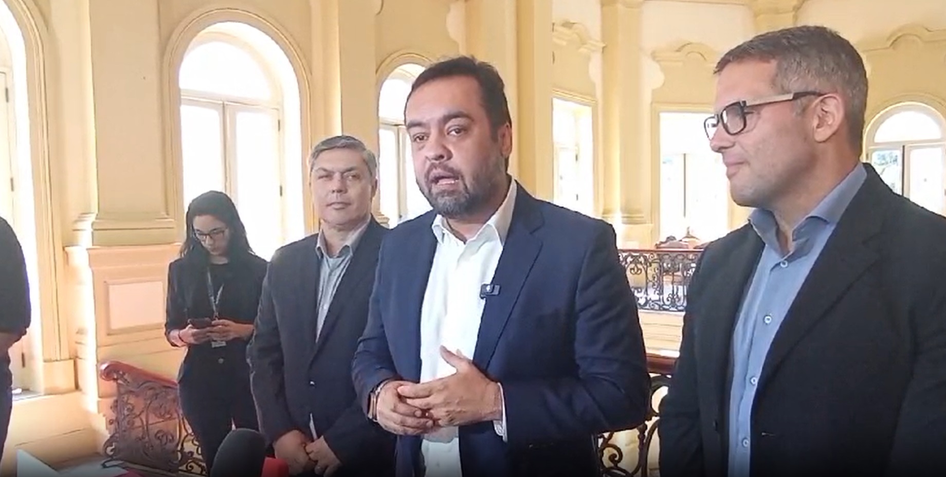 RJ: Castro exonera equipe ligada a Washington Reis
