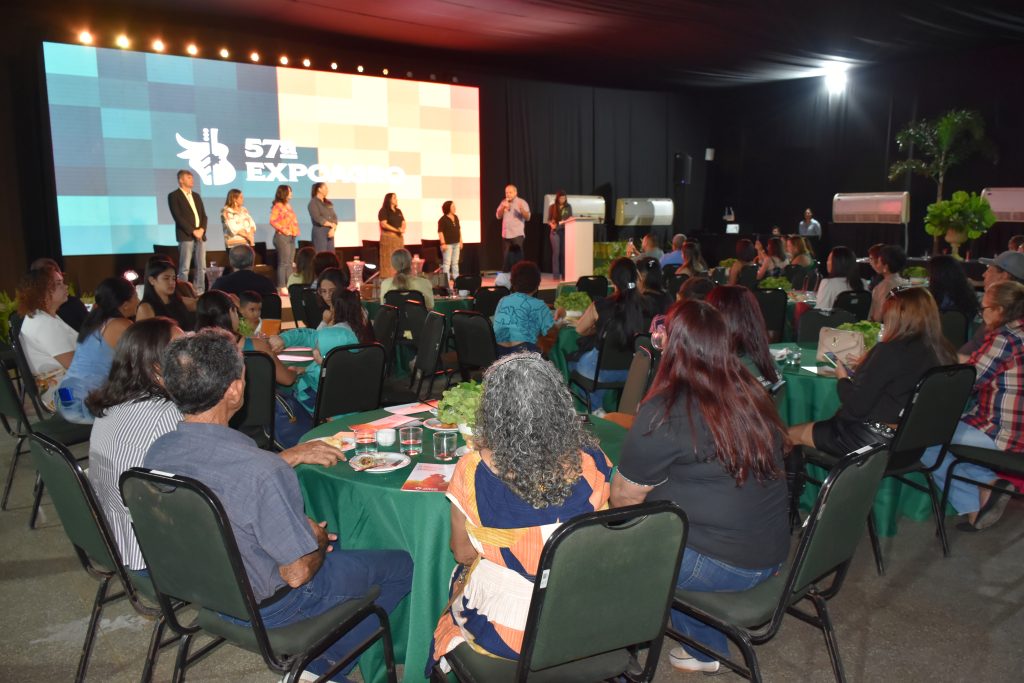 Sistema Famato | Comissão Famato Mulher leva mensagem de valorização da família rural à 57ª Expoagro