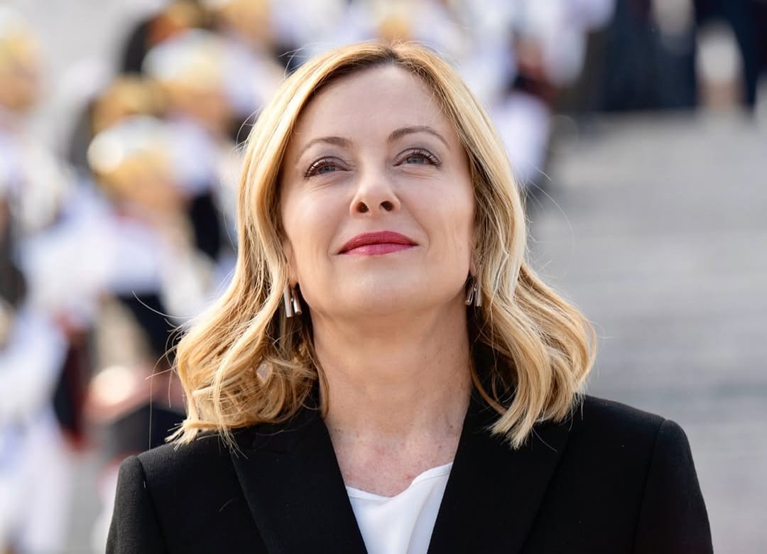 Meloni reforma ensino nas escolas, enfatizando valor da história ocidental