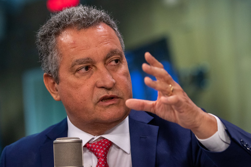 Governo não vai fazer negociação sobre o IOF, diz Rui Costa