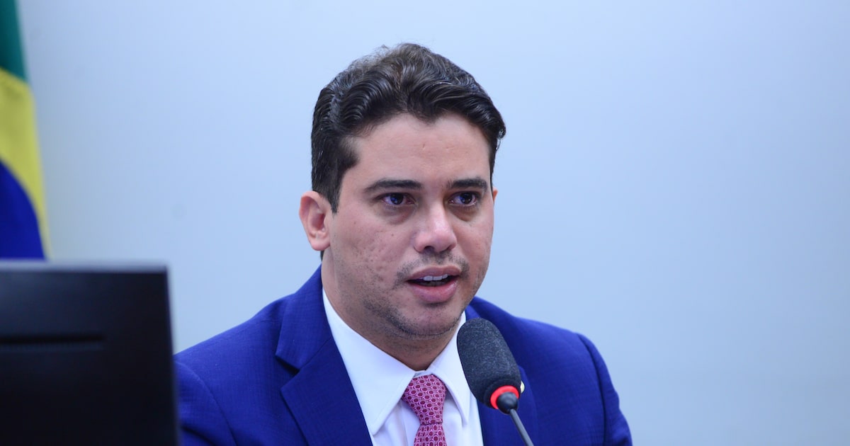 ‘Manda dinheiro, chefe’; PF aponta ‘gestor’ de contratos de esquema atribuído a Júnior Mano