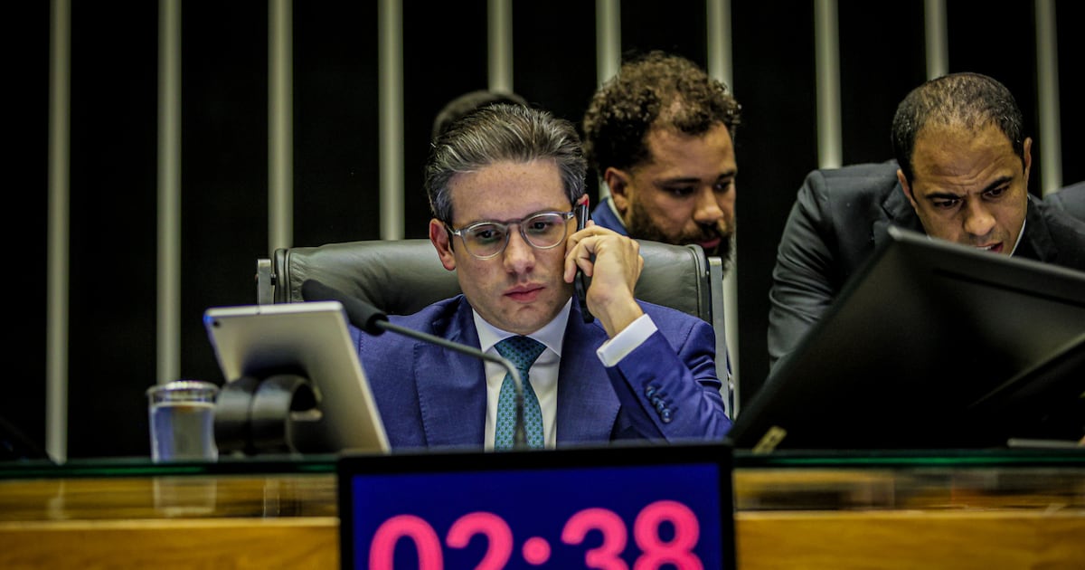 Pacote de retaliação ao governo foi articulado entre Motta e oposição