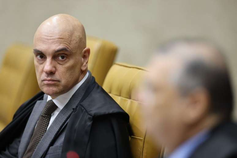 O Ministro Alexandre de Moraes em Sessão plenária do STF. Nesta sexta, 18, Moraes autorizou mandados de buscas contra Bolsonaro.
