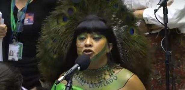 Célia Xakriabá e Kim Kataguiri batem boca e polícia precisa intervir