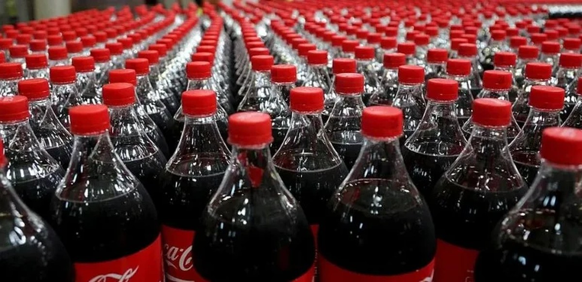 Trump quer Coca-Cola com açúcar de cana; e pode mexer com uma das maiores agroindústrias dos EUA