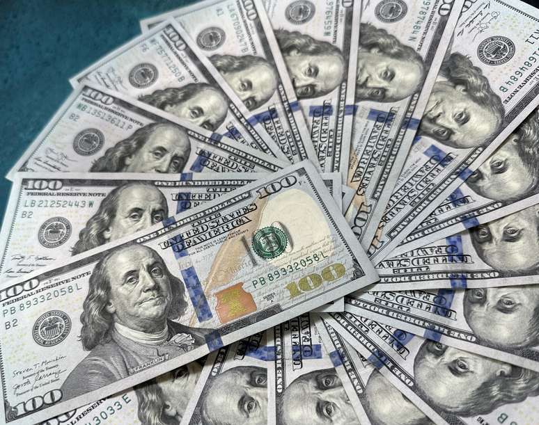 A AGU destaca que houve um grande volume de transações no mercado cambial antes e depois do anúncio do tarifaço de Trump