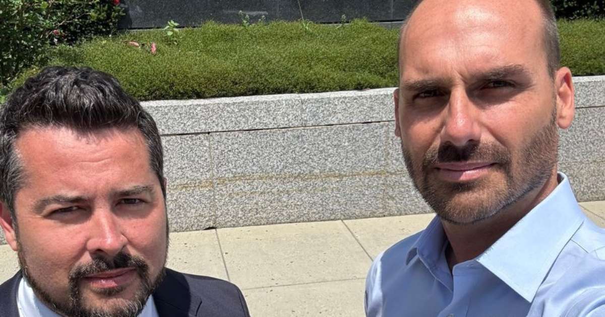 'Moraes não pode fazer nada" diz Eduardo Bolsonaro ao lado de 'chefe dos embaixadores' dos EUA