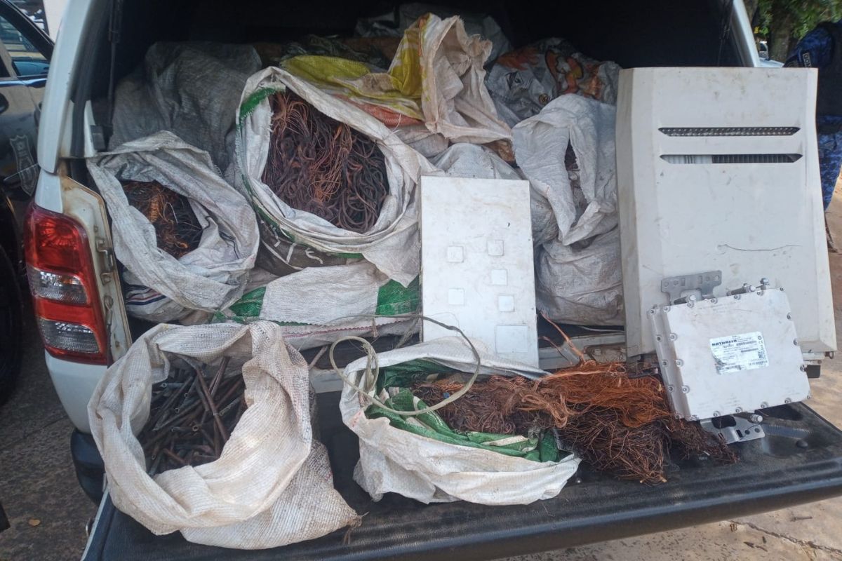 Quarteto é preso após furto de fios em Campo Grande