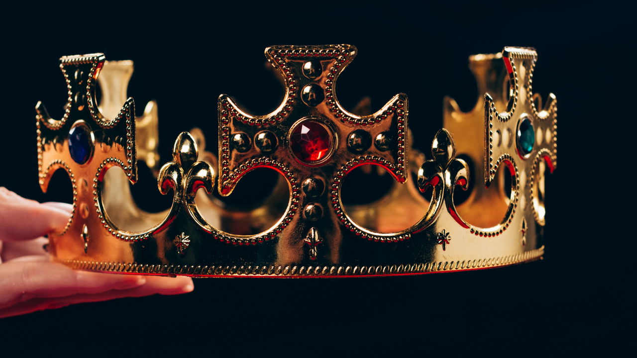 Joia medieval é descoberta e revela costumes da aristocracia