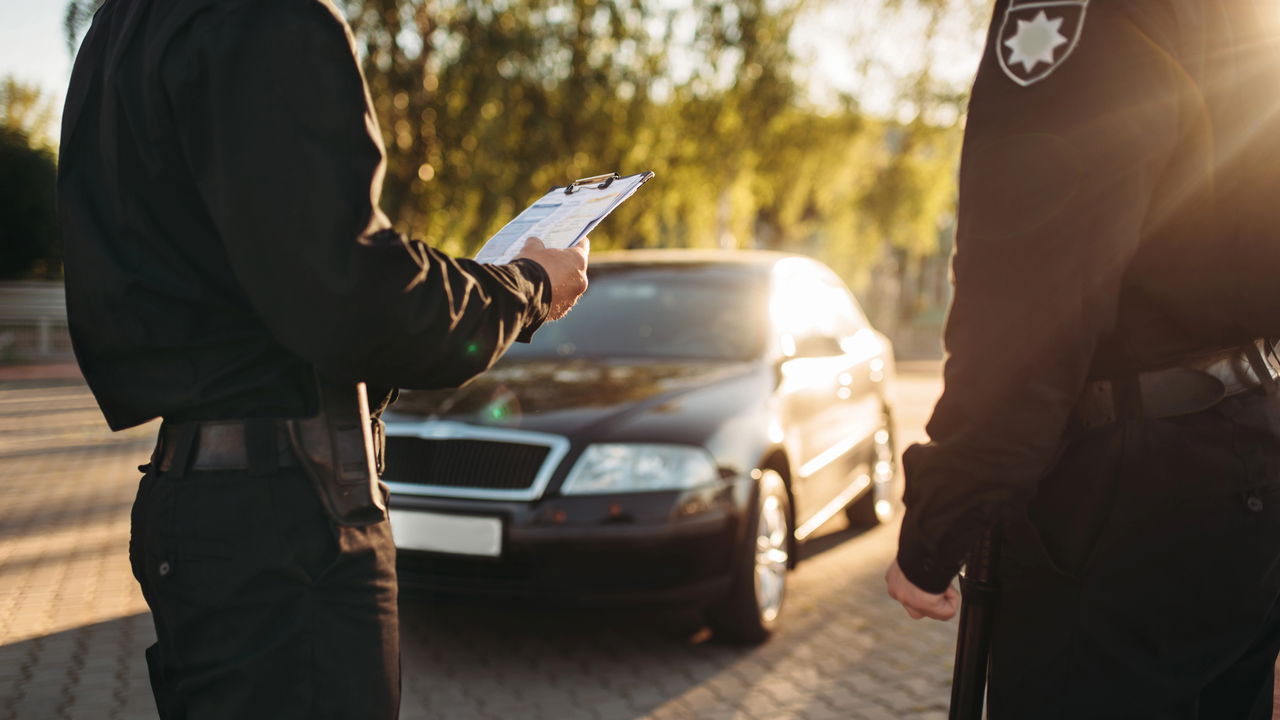 Quem paga a multa em carro alugado? Veja como funciona e evite prejuízo