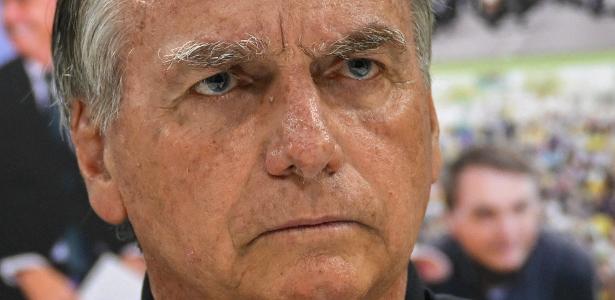 Reinaldo: Nada no pendrive do banheiro de Bolsonaro? Vamos ler um clássico?