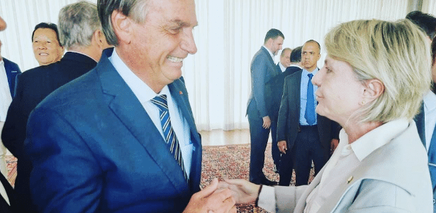 Senadora diz que Eduardo é culpado por tornozeleira em Bolsonaro: 'Moleque'