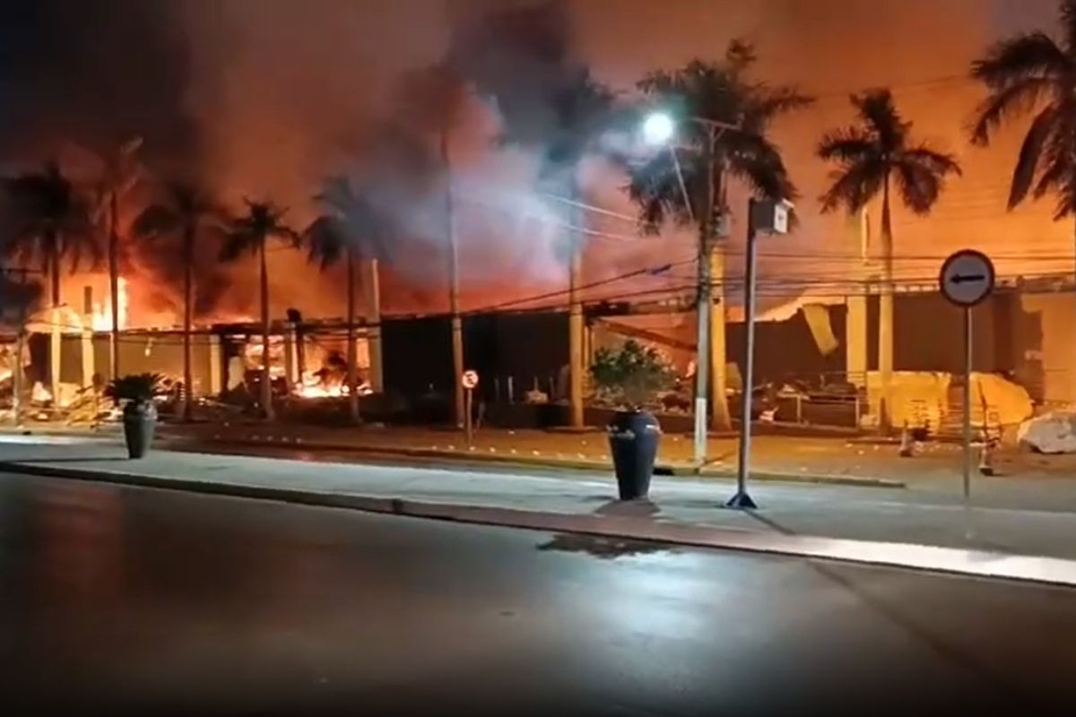 1 ano do incêndio no Shopping Popular de Cuiabá: veja como estão os comerciantes