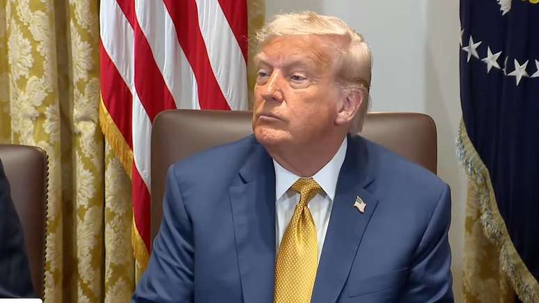 Quaest: 72% dos brasileiros dizem que Trump erra ao taxar Brasil alegando perseguição a Bolsonaro