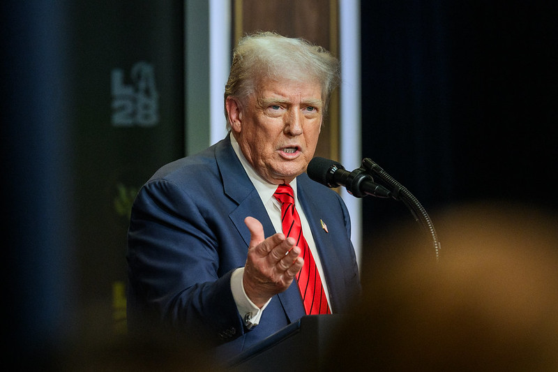 Trump ameaça Irã por repressão a “manifestantes pacíficos”