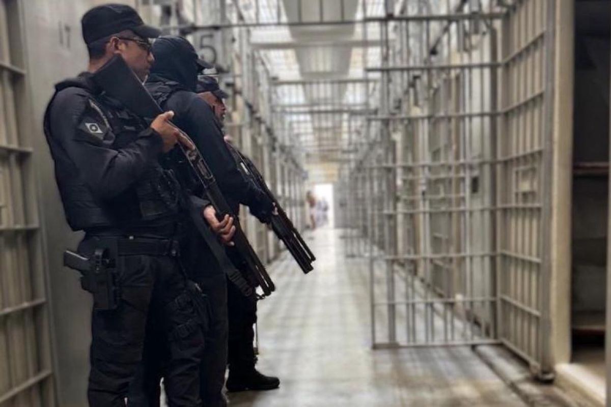 Operação em presídios de MT achou e apreendeu 3,7 mil celulares