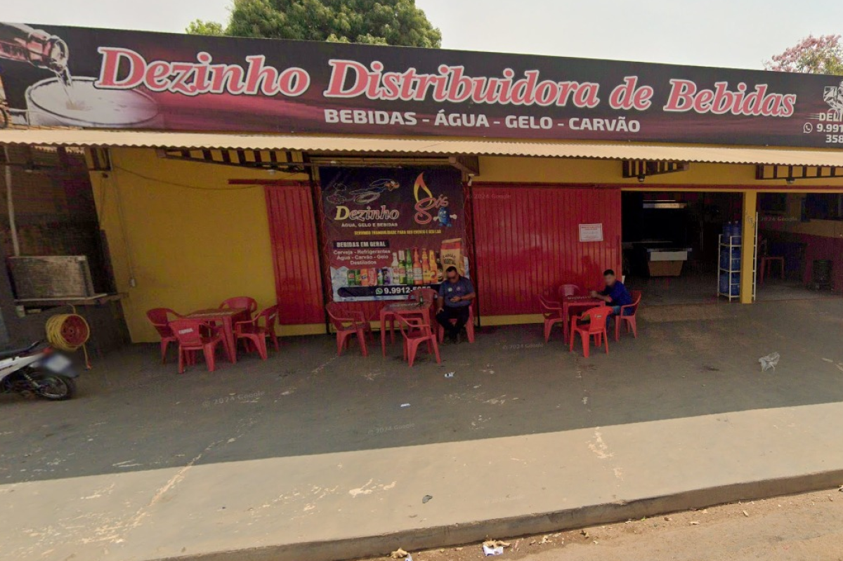 Caminhoneiro é morto a tiros em bar em cidade de MT