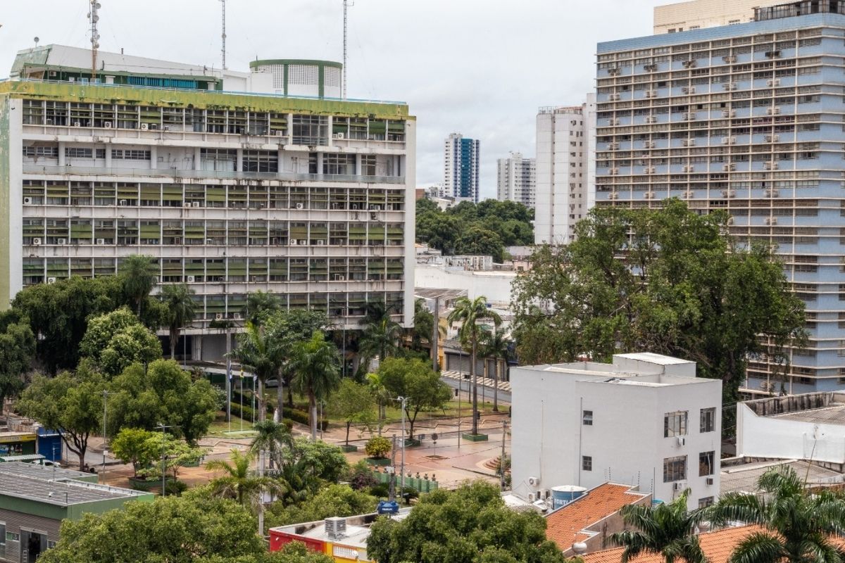 Cuiabá cria Secretaria de Defesa Civil e 72 novos cargos comissionados na prefeitura
