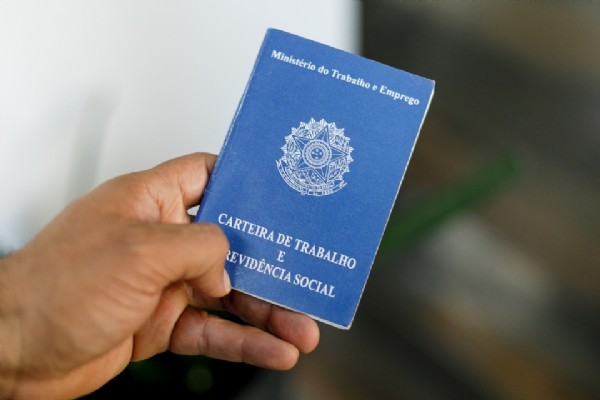 Sine Municipal oferta 627 vagas de emprego com salários de até R$4 mil; benefícios incluem alimentação no local