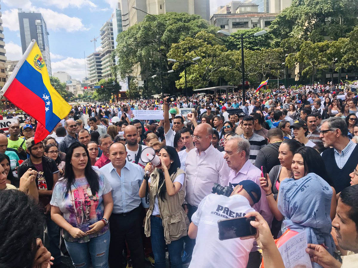 Crusoé: Oposição venezuelana cobra libertação de todos os presos políticos