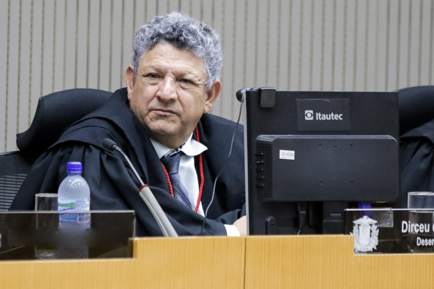 TJ manda empresa indenizar mulher lançada contra teto de ônibus