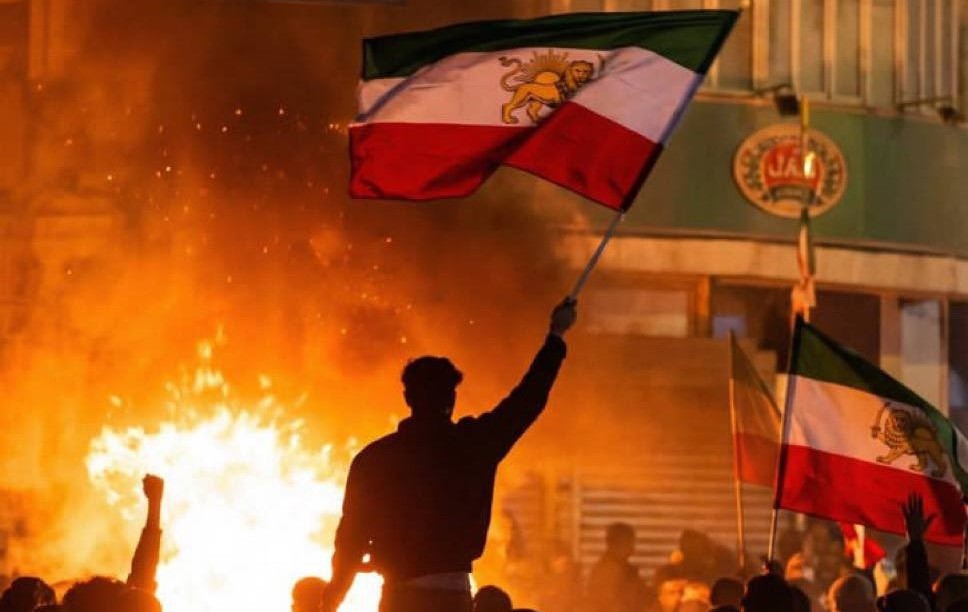 Irã adverte estudantes: “Há limites que não devemos ultrapassar”