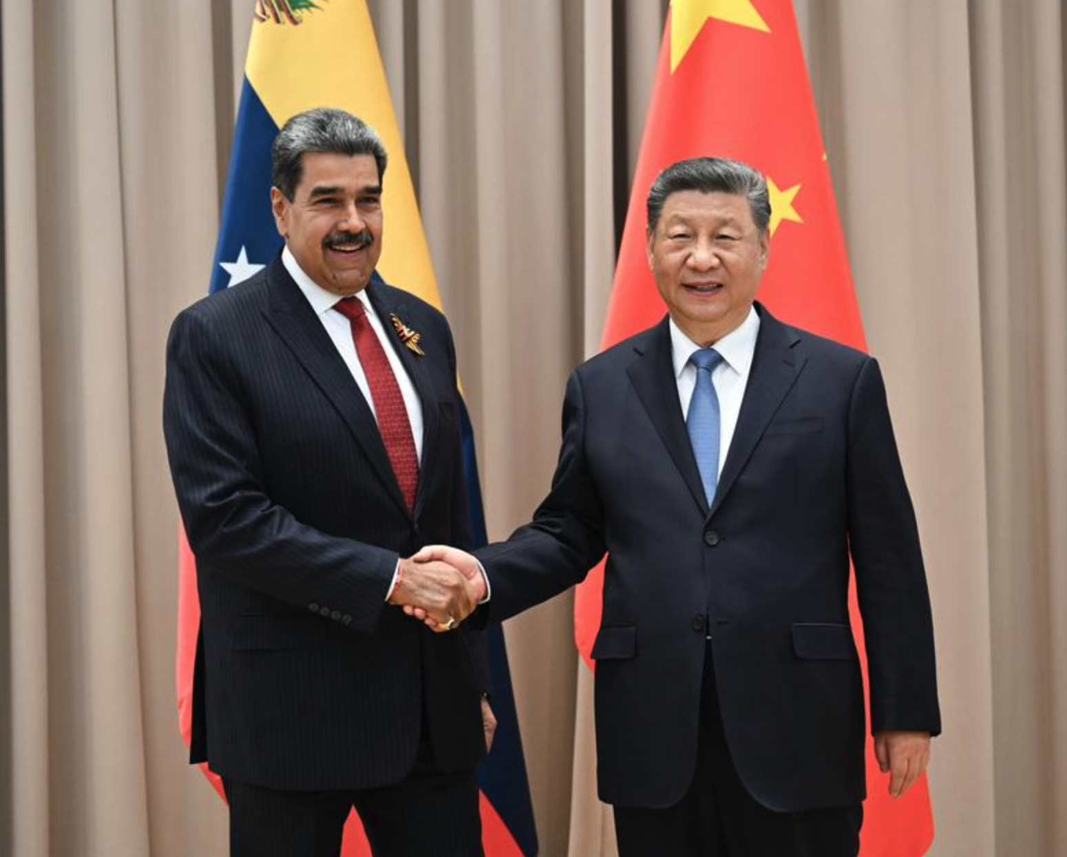China cobra “libertação imediata” de Maduro