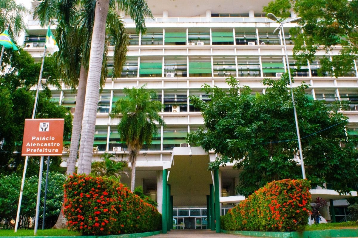 Projeto garante renda integral a servidoras gestantes durante licença em Cuiabá