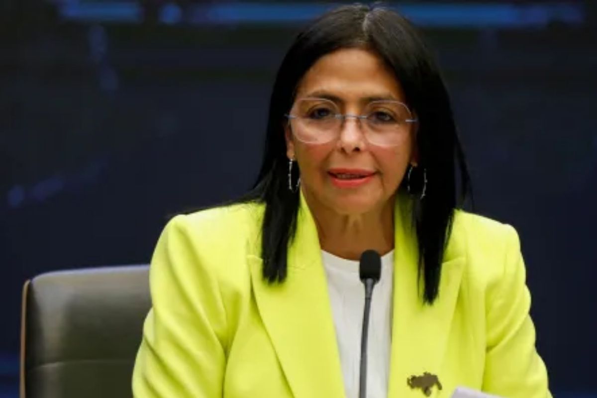 Quem governa a Venezuela? Brasil reconhece Delcy Rodríguez como presidente
