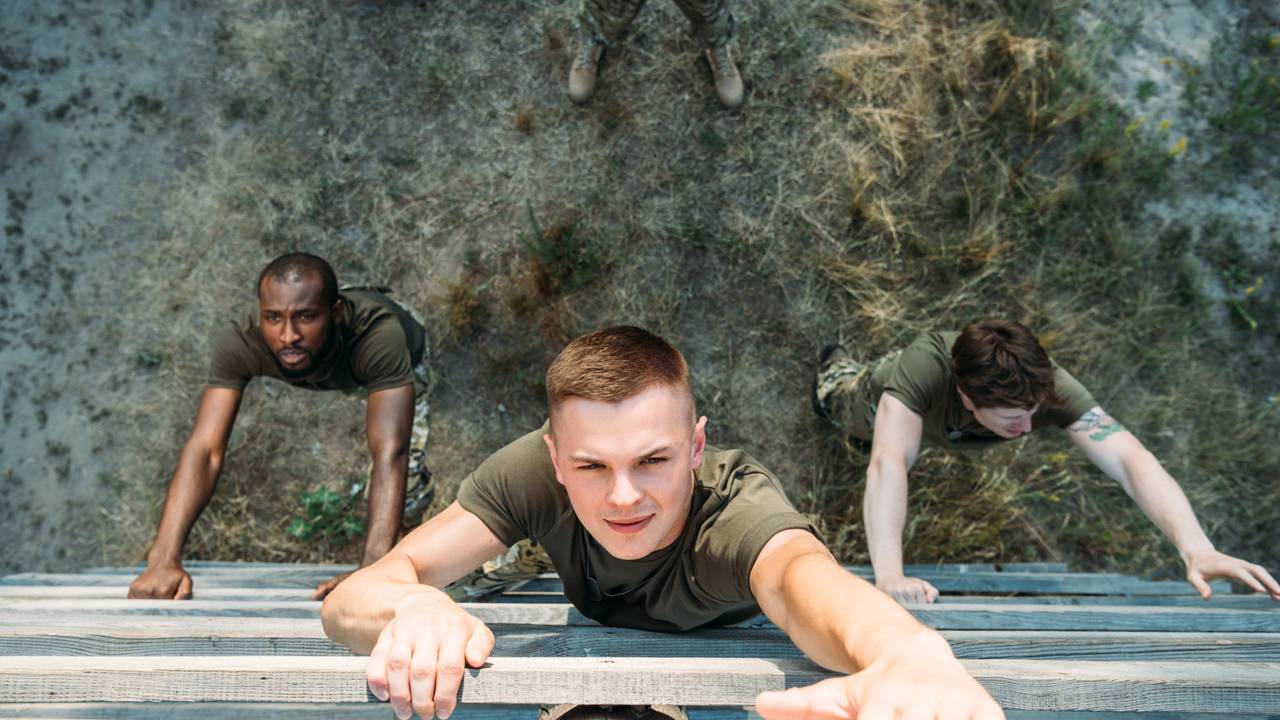 Escassez de combatentes leva exército a analisar possibilidade de recrutar filhos de trabalhadores estrangeiros