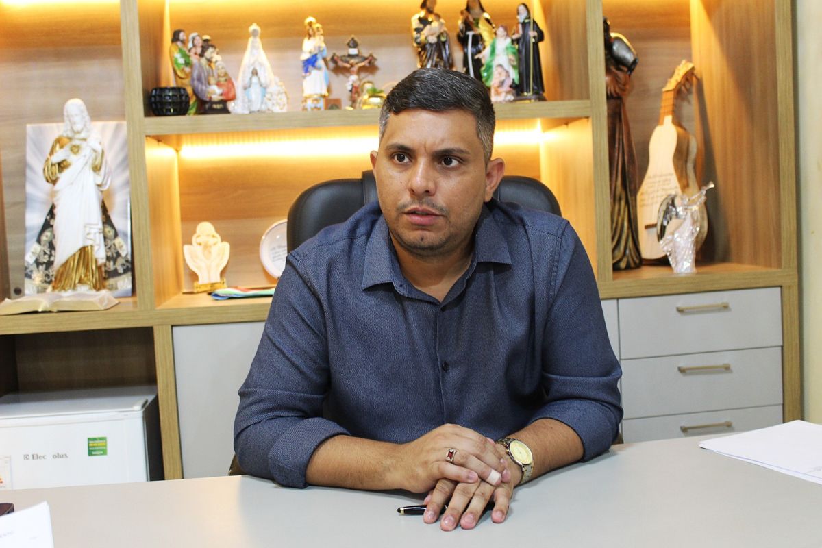 Mãe de prefeito deu golpe de R$ 1 milhão em 13 pessoas, diz polícia