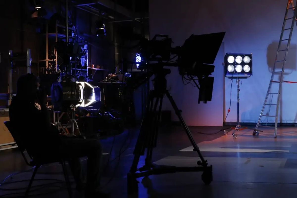 Sancionada por Lula, lei regulamenta profissão de multimídia no Brasil