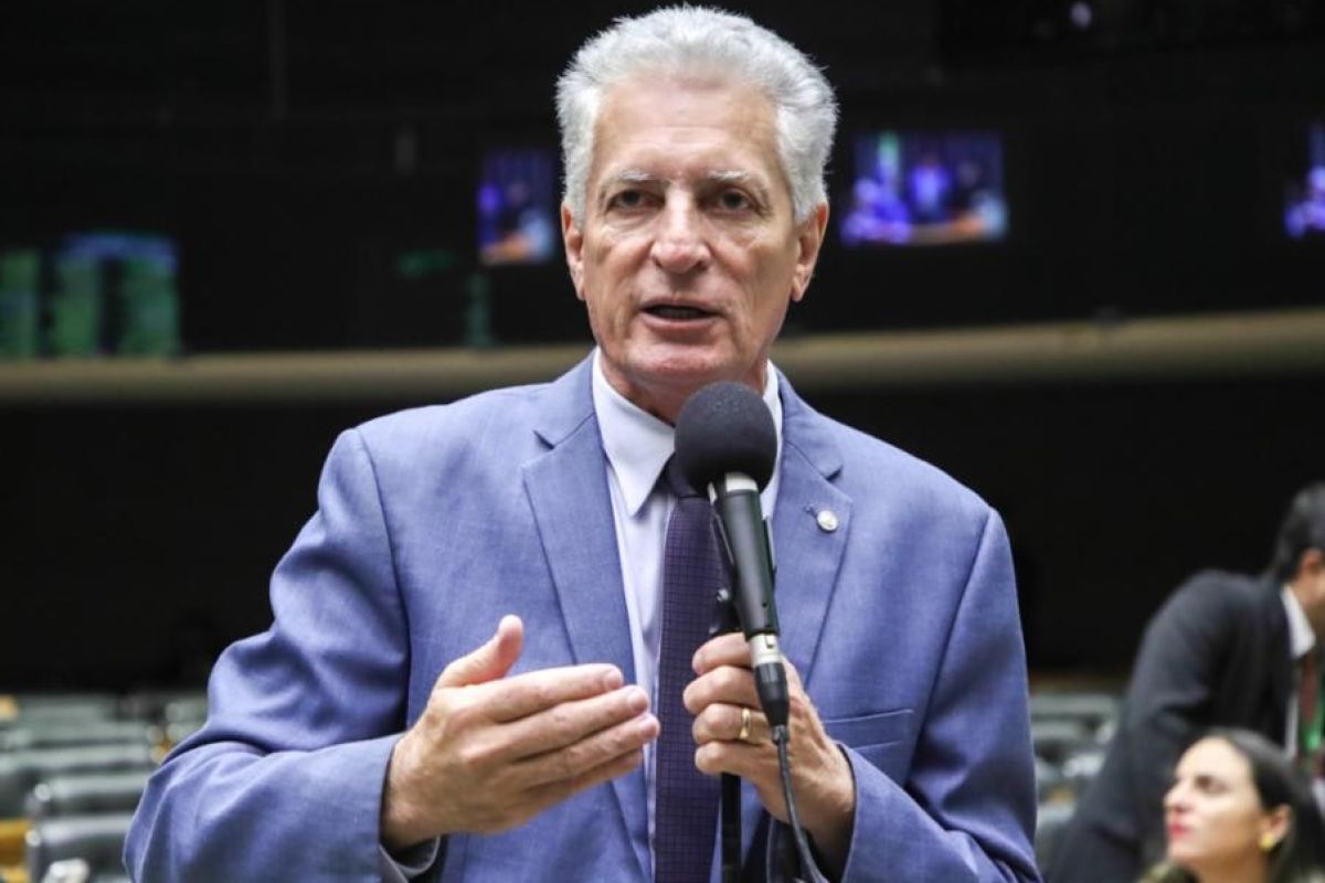 Juíza manda petista se retratar sobre foto de Bolsonaro e Vorcaro