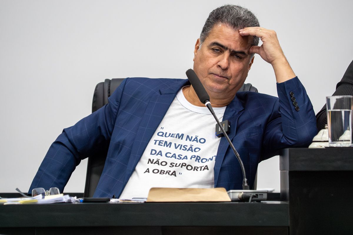 TJ cita "direito de criticar" e nega ação de Emanuel contra Garcia