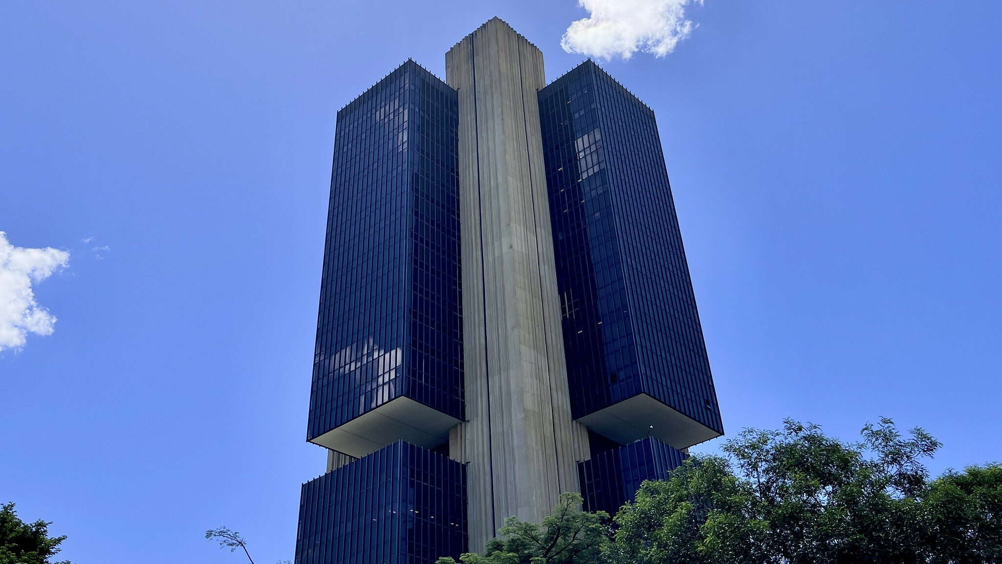 BC decreta liquidação extrajudicial de banco de ex-sócio do Master