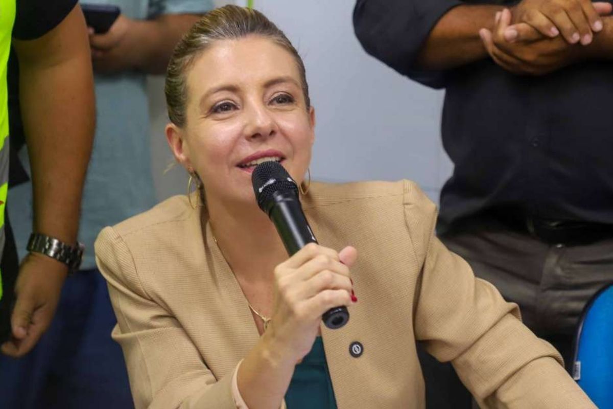 Prefeita investigada por slogan em uniformes não vai à audiência na Câmara de Vereadores