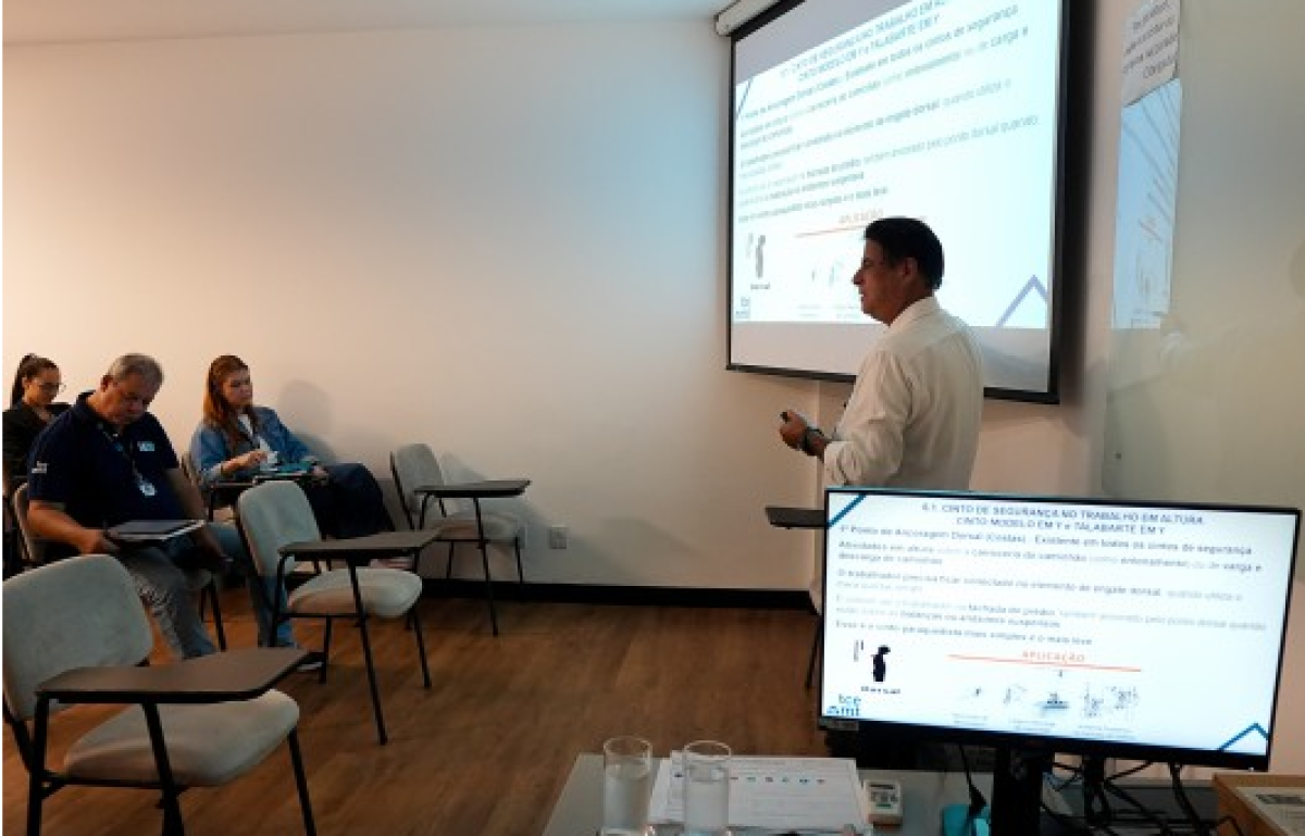 TCE capacita servidores sobre medidas de proteção para trabalho em altura