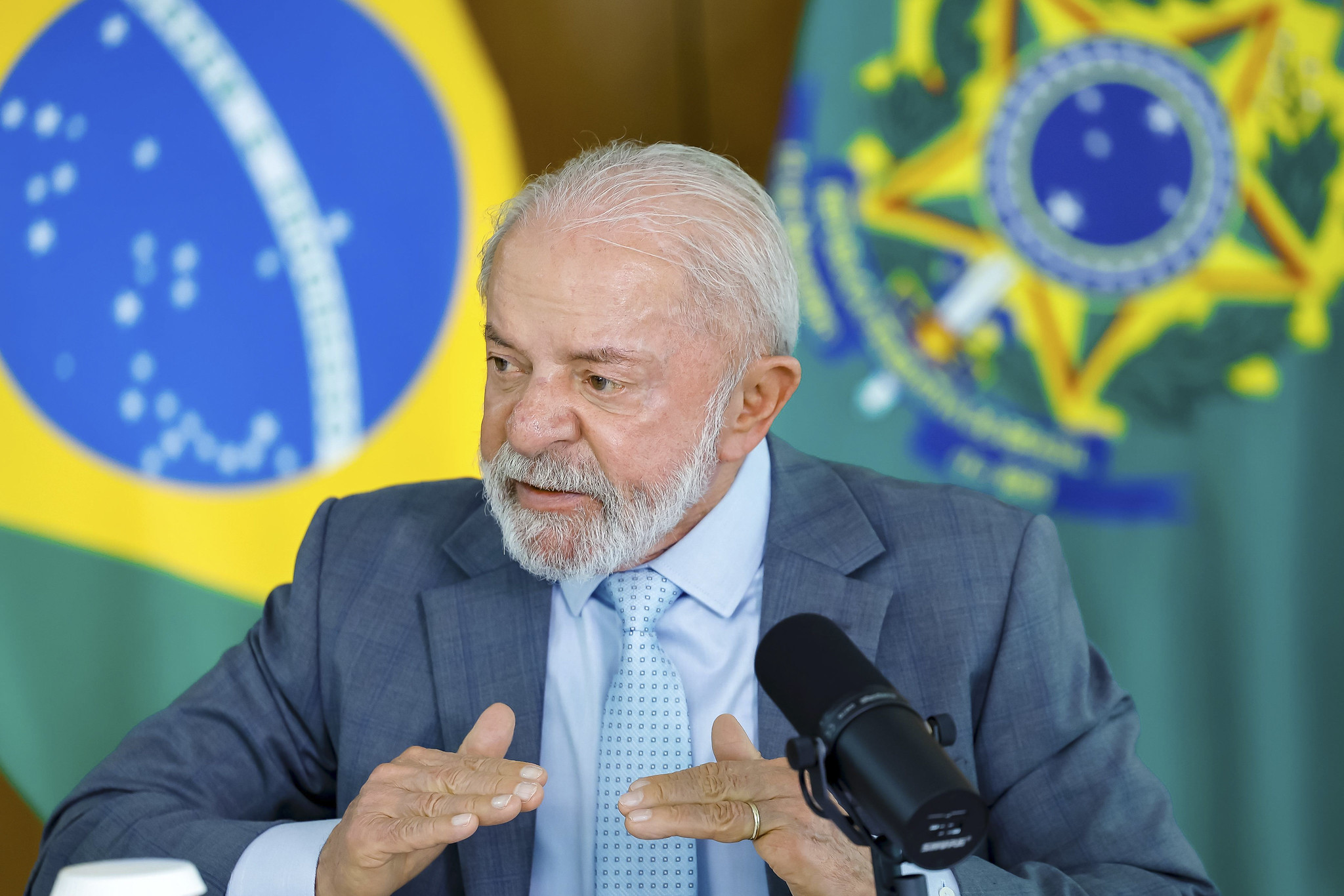 Lula repete Haddad e renega a taxa das blusinhas