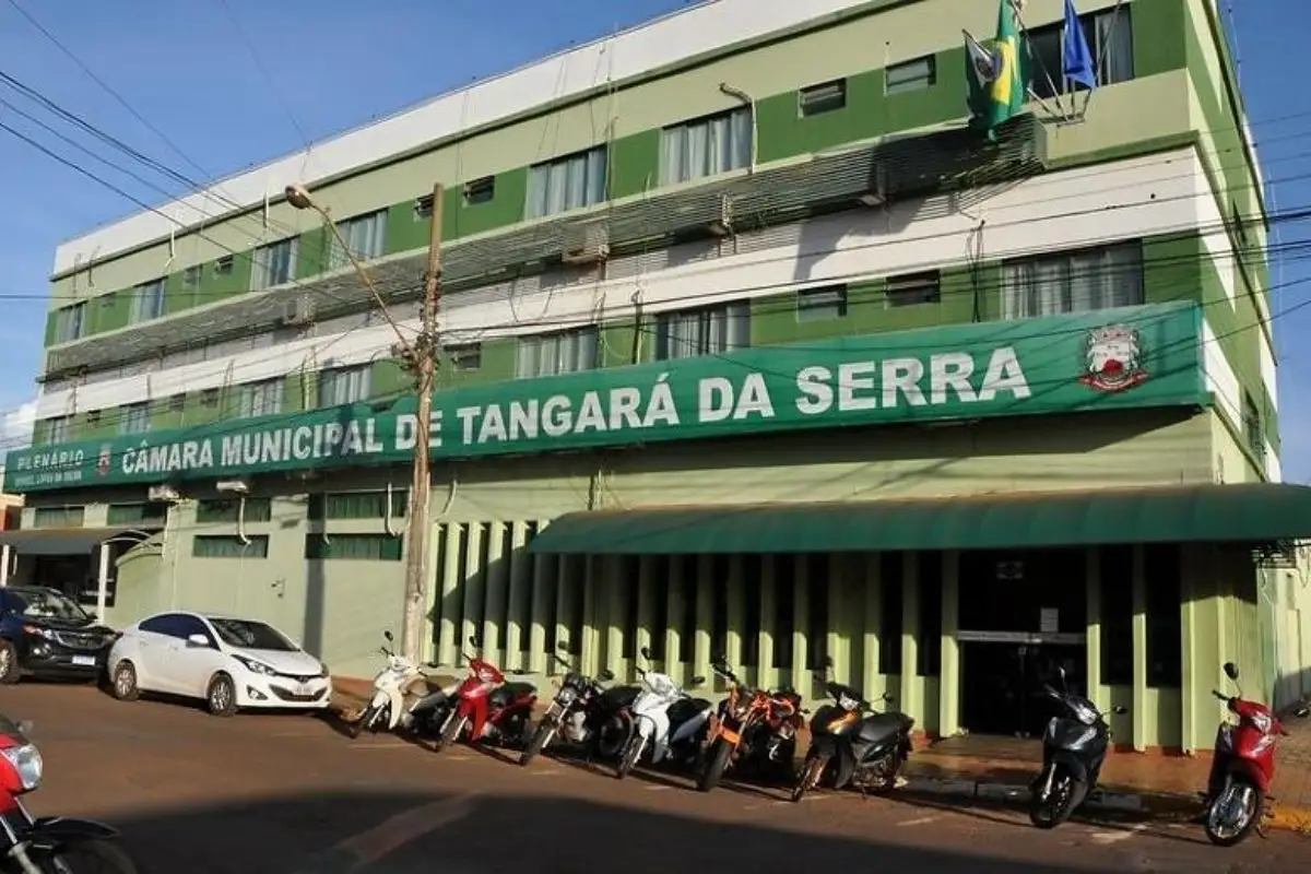 Após surto de gripe, cidade libera verba extra para contratar enfermeiros e médicos para UPAs