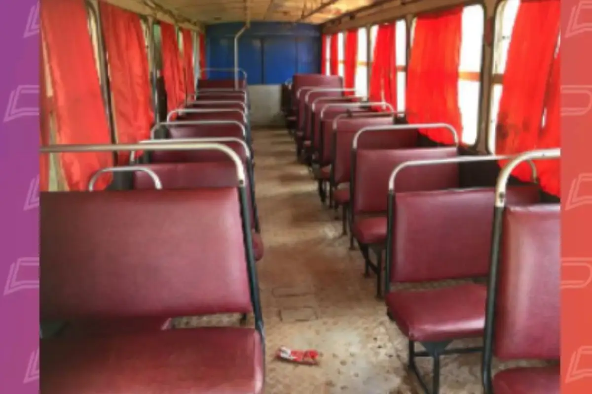 Foto mostra ônibus degradado. - Foto: Reprodução