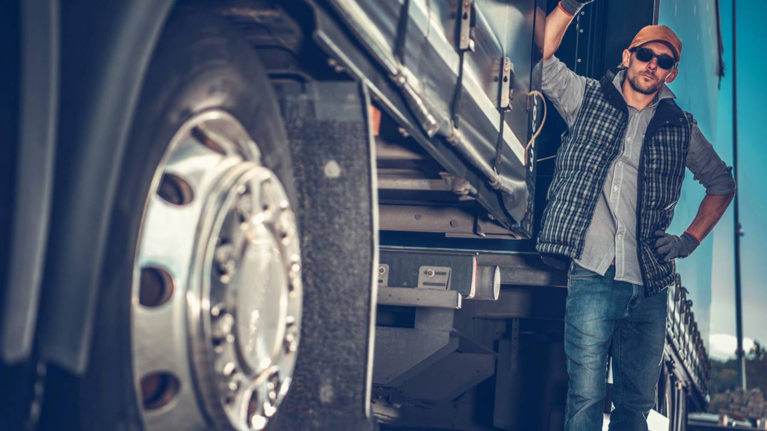 Quanto ganha um caminhoneiro por mês no Brasil em 2026?